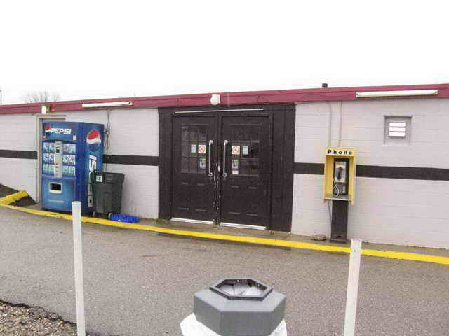 Holiday Auto Theatre - 2006 Photo (newer photo)